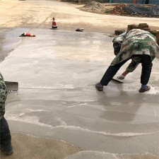 水泥地面起砂修复操作视频	(水泥地面起砂修复操作视频教程)